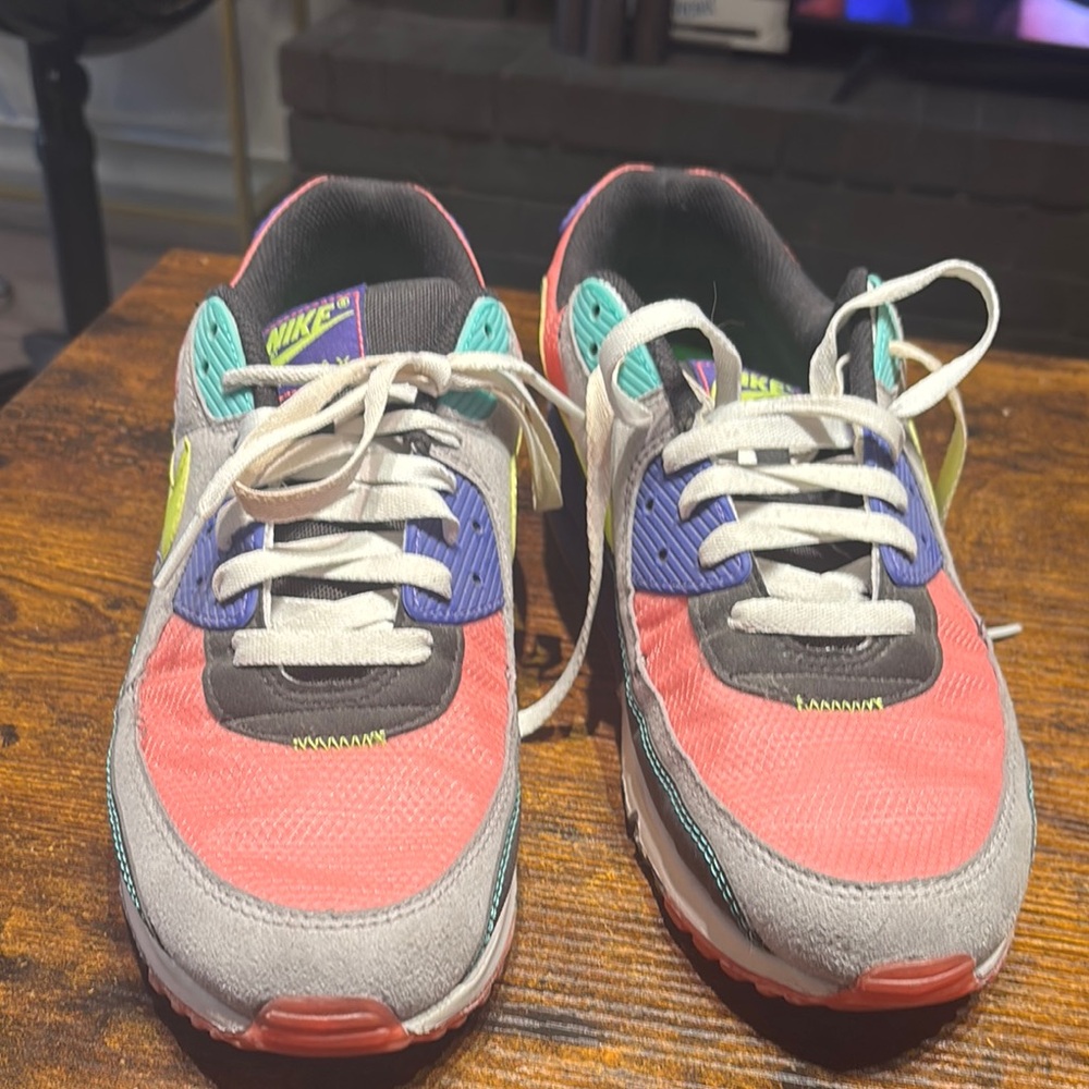 Nike Air Max 90
Exeter Edition Multi